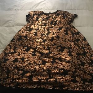 Beautiful metallic black and bronze Carly